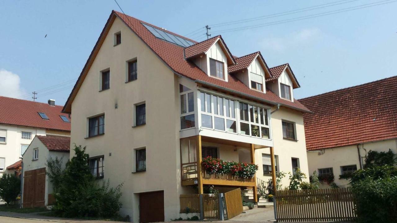 Appartement Im Haus Am Ries à Ehingen am Ries Extérieur photo